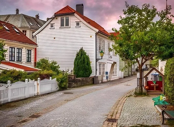Roomsly I 1889 Building Near Bryggen شقة *